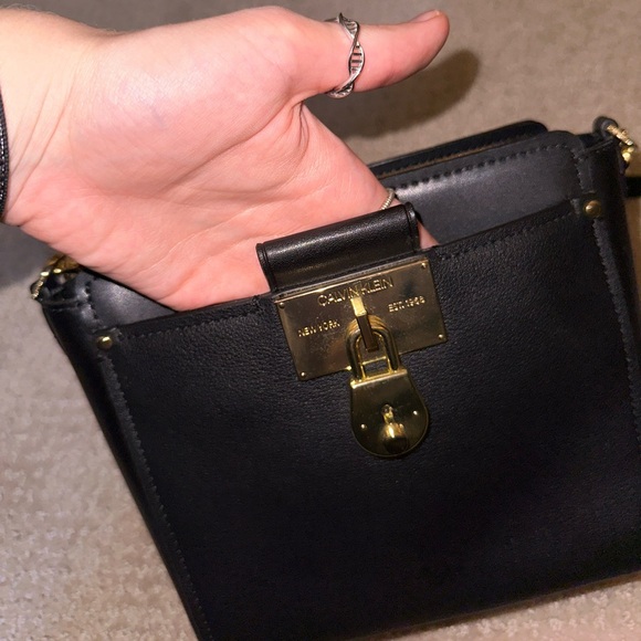 Calvin Klein Camille Organizational Daytona Crossbody - Picture 5 of 8